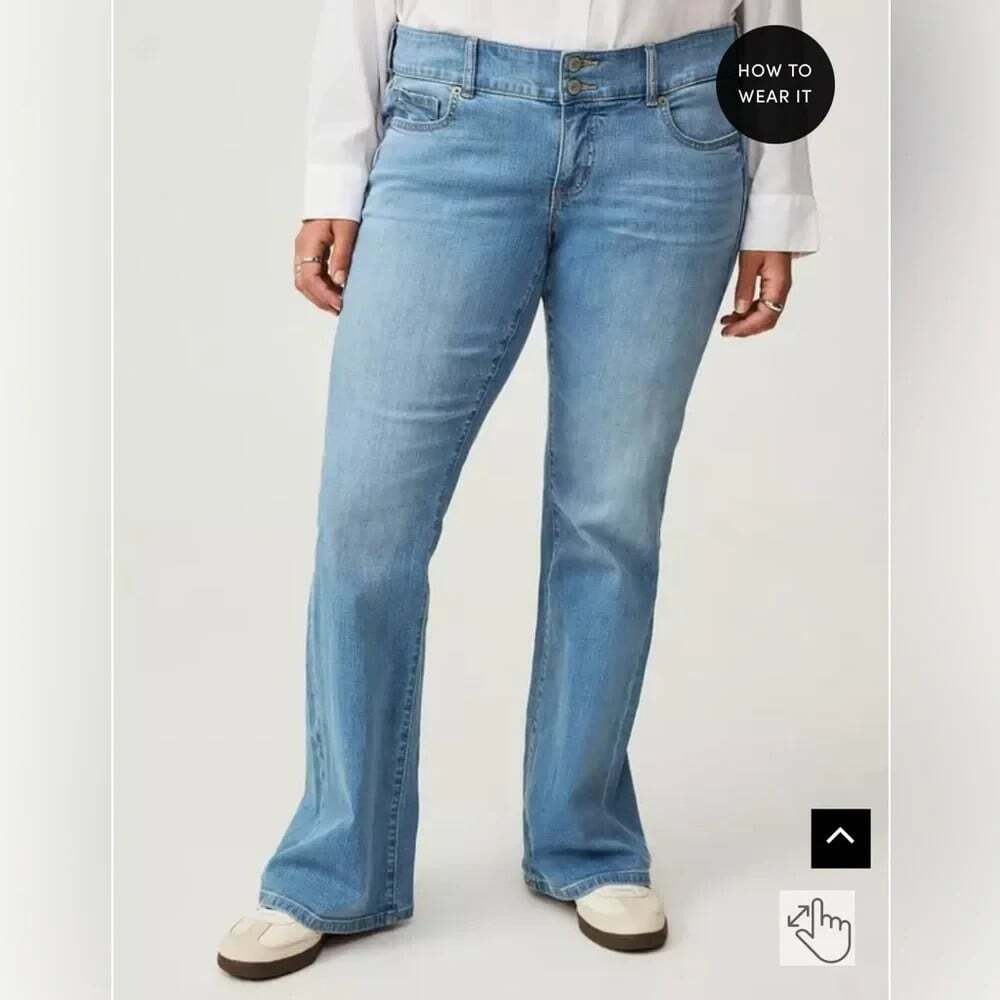 Torrid Low Rise Flare Plus Size 16R Light Wash Blue Vintage Stretch Denim Jeans